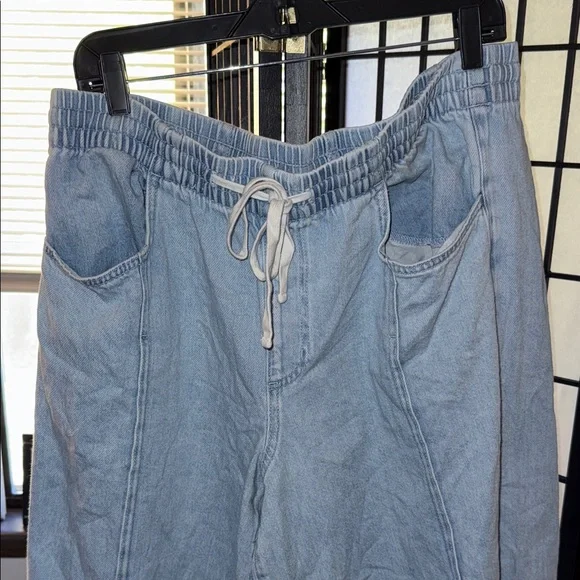 Universal Thread Light Blue Flare Jeans - Picture 2 of 6